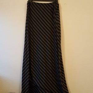 Diagonal stripe maxi skirt